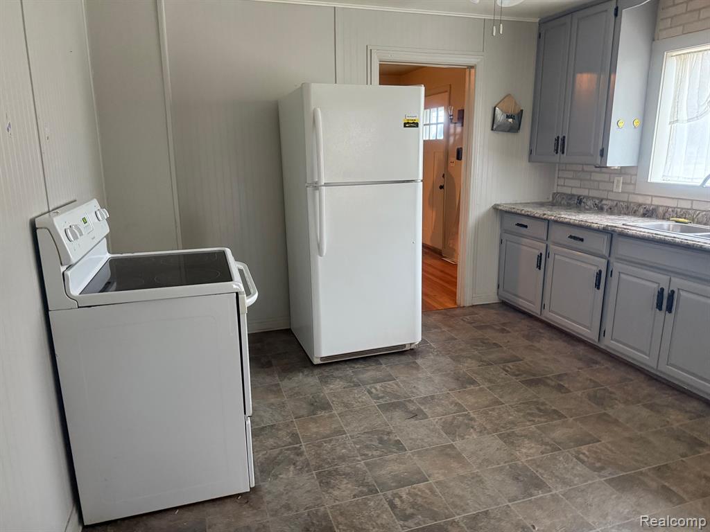 5022 YOUNGSTOWN PL, Saginaw, MI 48601 — Photo 15