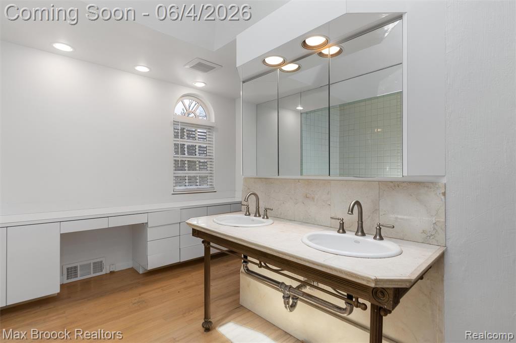 3797 S Darlington Road, Bloomfield Hills, MI 48301 — Photo 32
