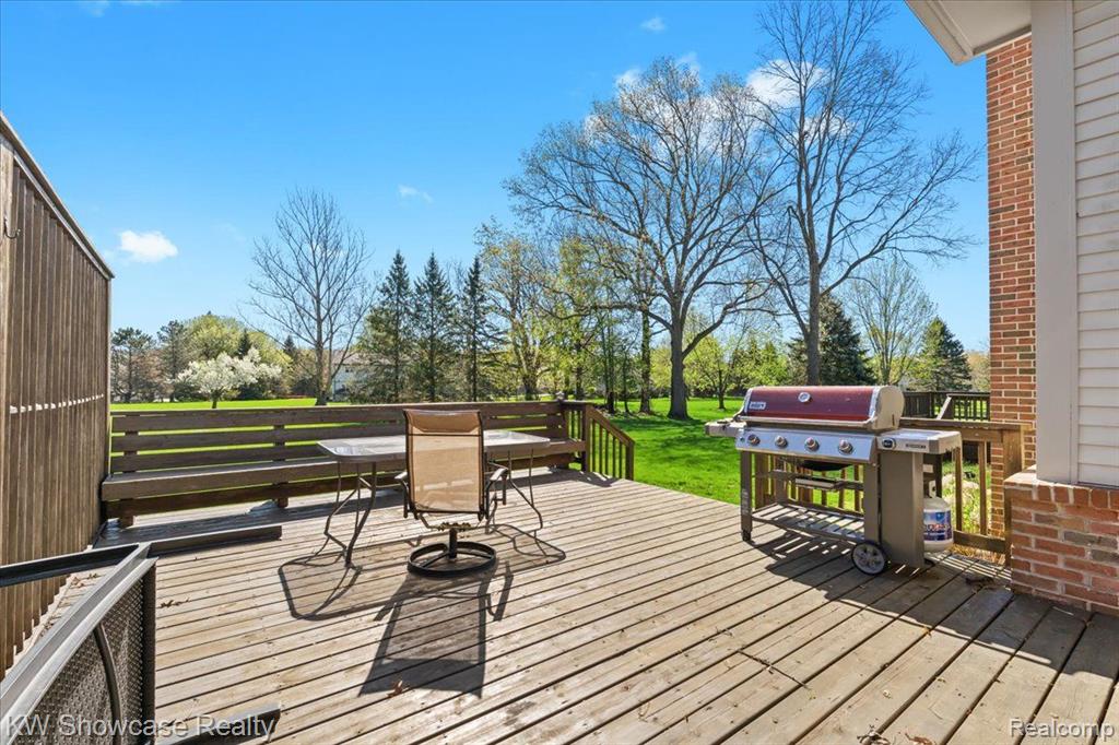 6158 HIGH VALLEY Drive, White Lake, MI 48383 — Photo 29