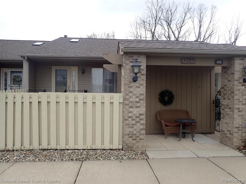 62330 Arlington Circle #3, 3, South Lyon, MI 48178 — Photo 2