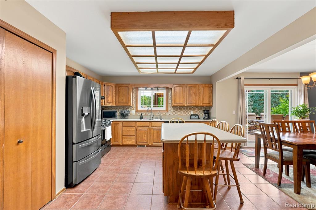 10780 Oxbow Lakeshore Drive, White Lake, MI — Photo 13