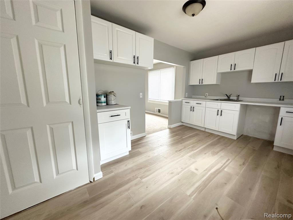 7027 Meadow Avenue, Warren, MI 48091 — Photo 8