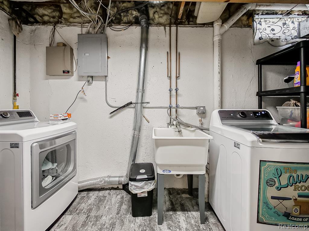 41399 Belden Circle, Novi, MI 48377 — Photo 25