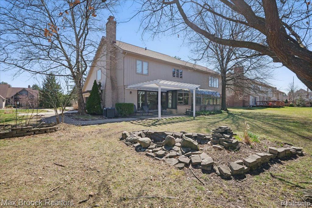 6362 CHARLES Drive, West Bloomfield, MI — Photo 4