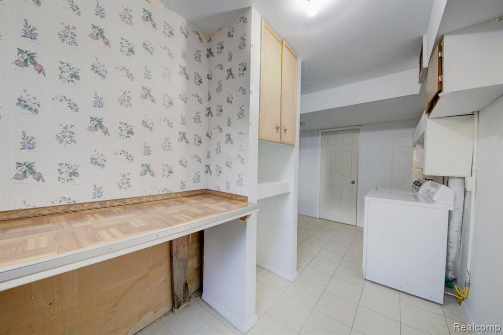 5221 VAN WINKLE Street, Brighton, MI 48116 — Photo 28