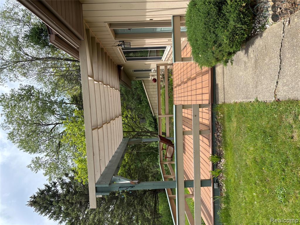 885 Lake Forest Drive, Lapeer, MI 48446 — Photo 3