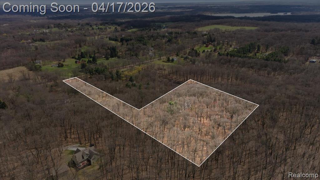 2222 S Hickory Ridge Trail, Milford, MI 48380 — Photo 45