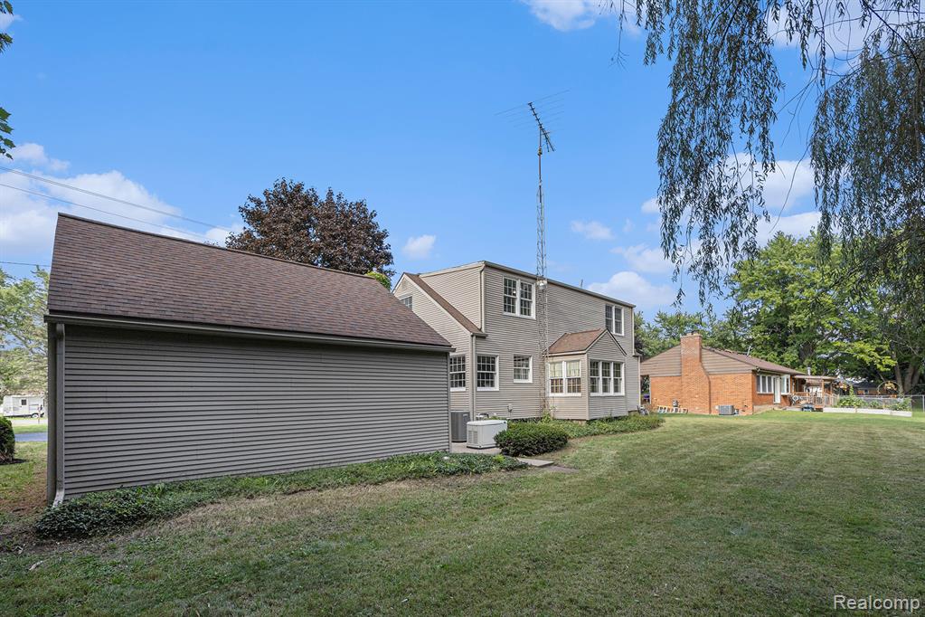 5294 E Atherton Road, Burton, MI 48519 — Photo 18