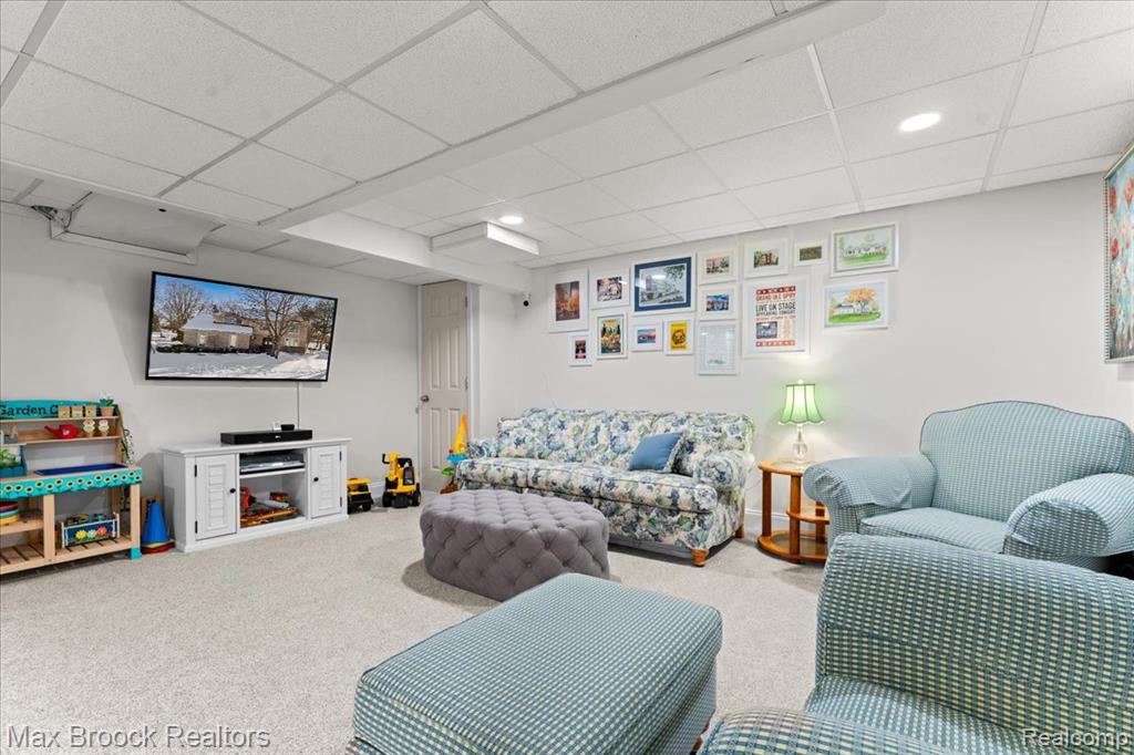 412 Shellbourne Drive, Rochester Hills, MI 48309 — Photo 36