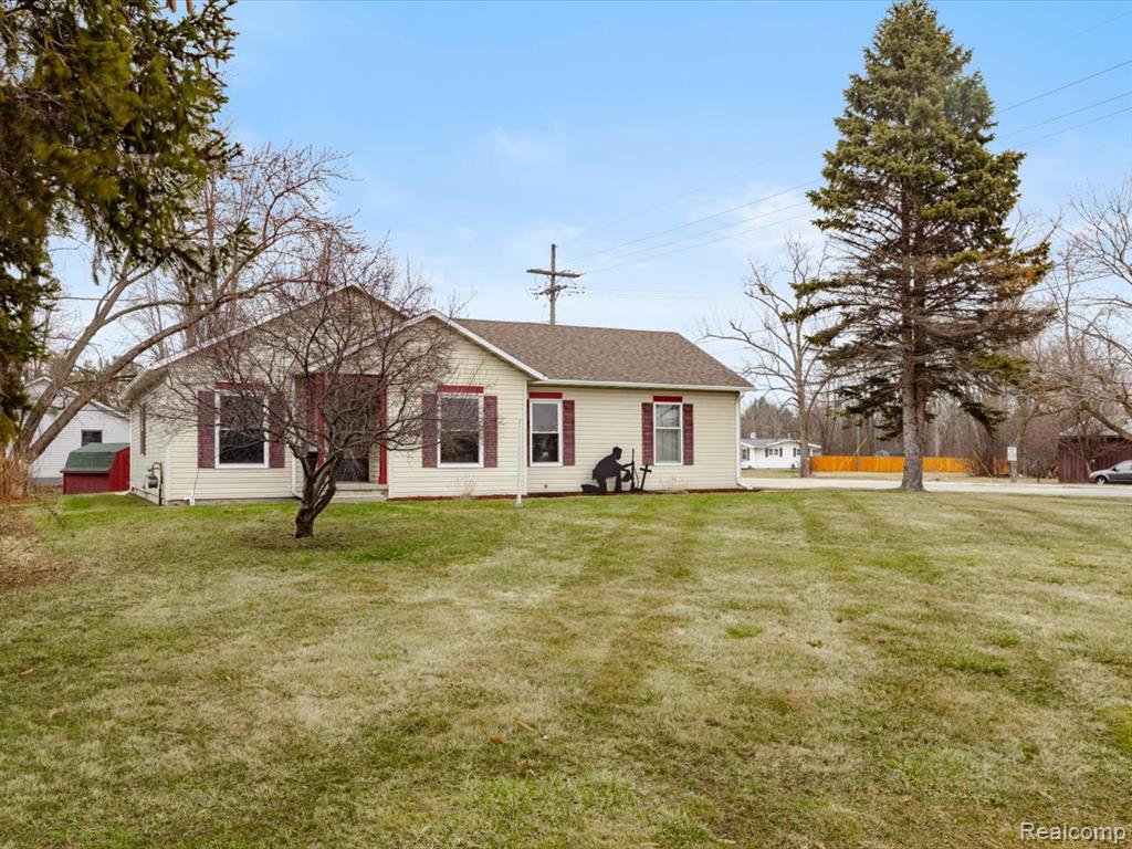 4008 Keewahdin, Fort Gratiot, MI 48059 — Photo 28