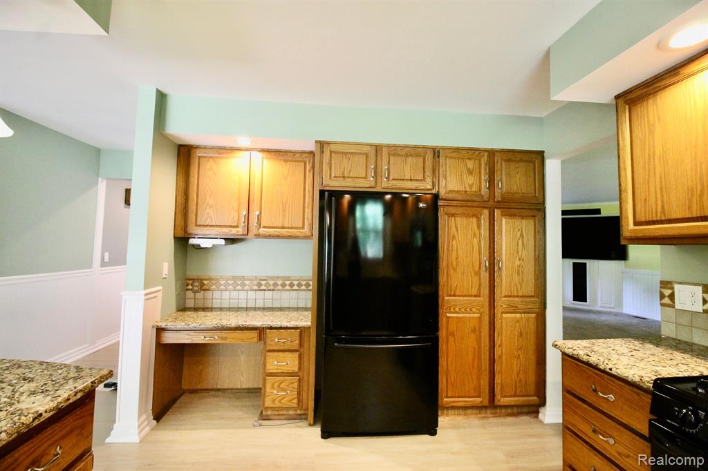 9296 Pine Hill Trail, Fenton, MI 48430 — Photo 6