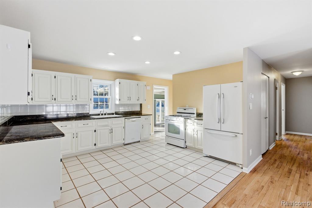 532 Michigan Avenue, Marysville, MI 48040 — Photo 9