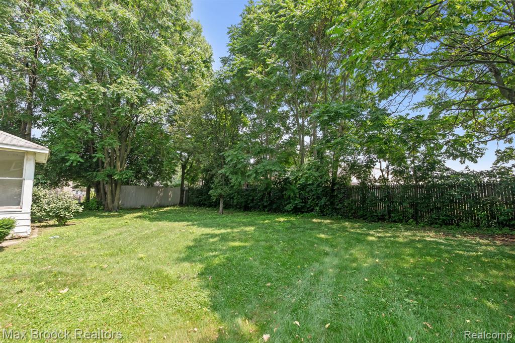 918 Saint Louis Street, Ferndale, MI 48220 — Photo 19