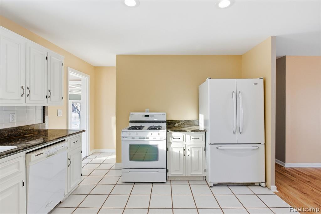 532 Michigan Avenue, Marysville, MI 48040 — Photo 12