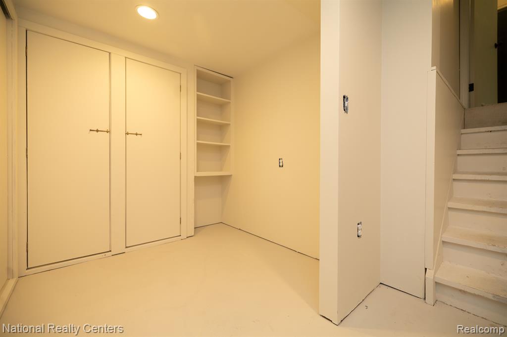 6050 UPPER STRAITS Boulevard, West Bloomfield, MI 48324 — Photo 32