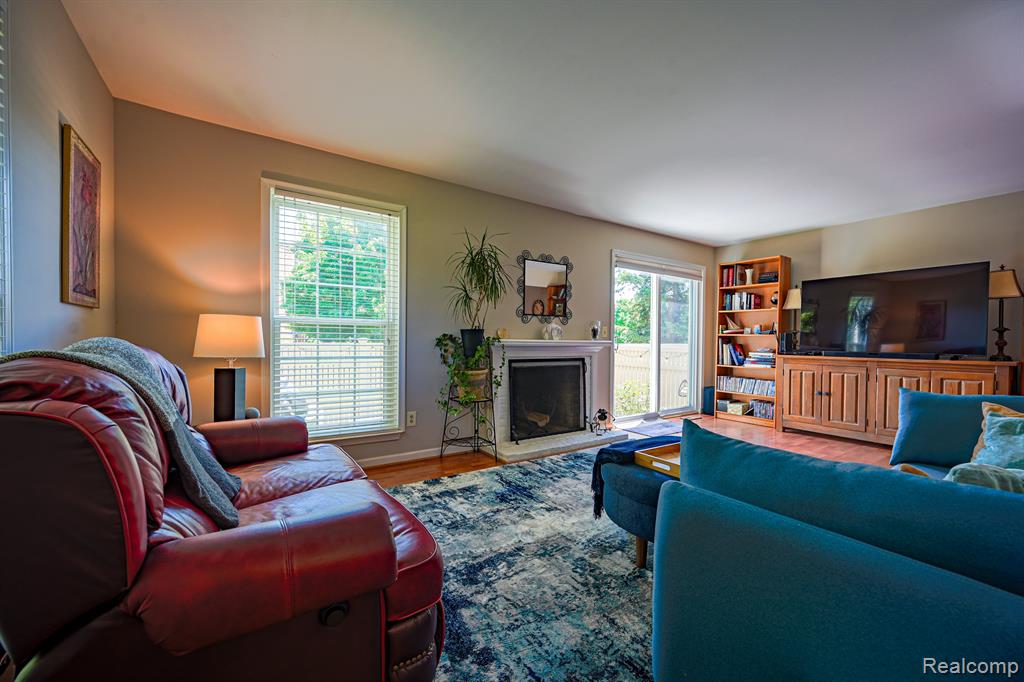 21218 W GLEN HAVEN Circle, Northville, MI 48167 — Photo 2