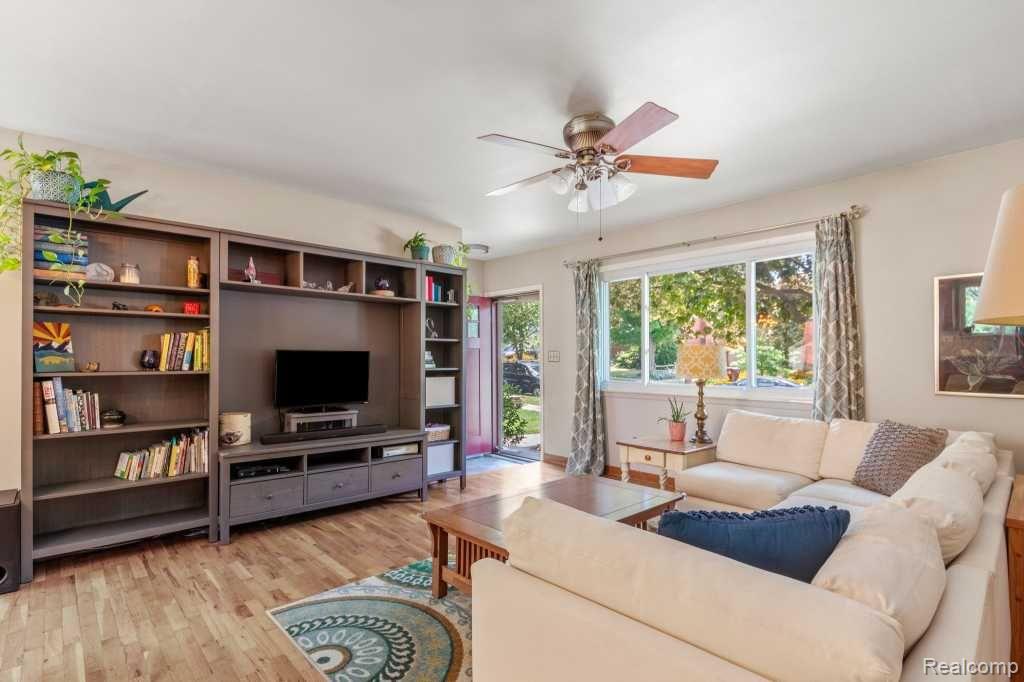 369 LARKSPUR Street, Ann Arbor, MI 48105 — Photo 7