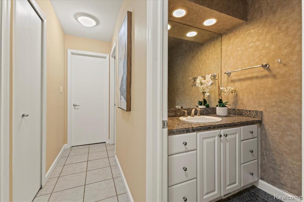 7871 Caberfae Trail, Clarkston, MI 48348 — Photo 31