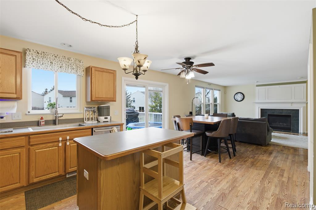 7846 Fawn Court, Waterford, MI 48327 — Photo 11
