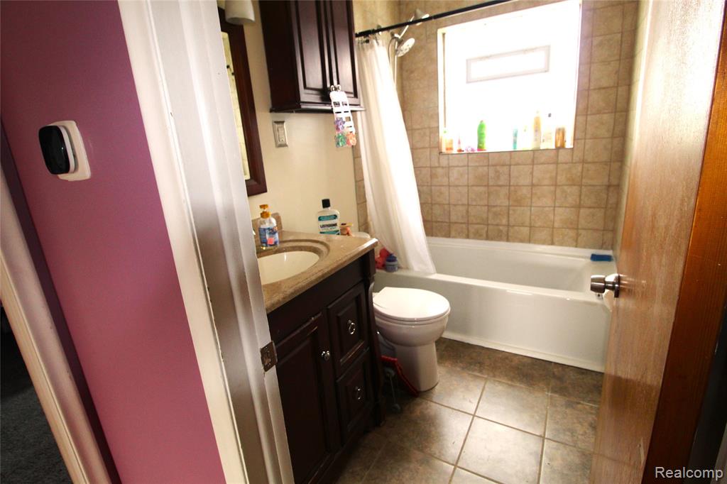 32474 Leona Street, Garden City, MI — Photo 16