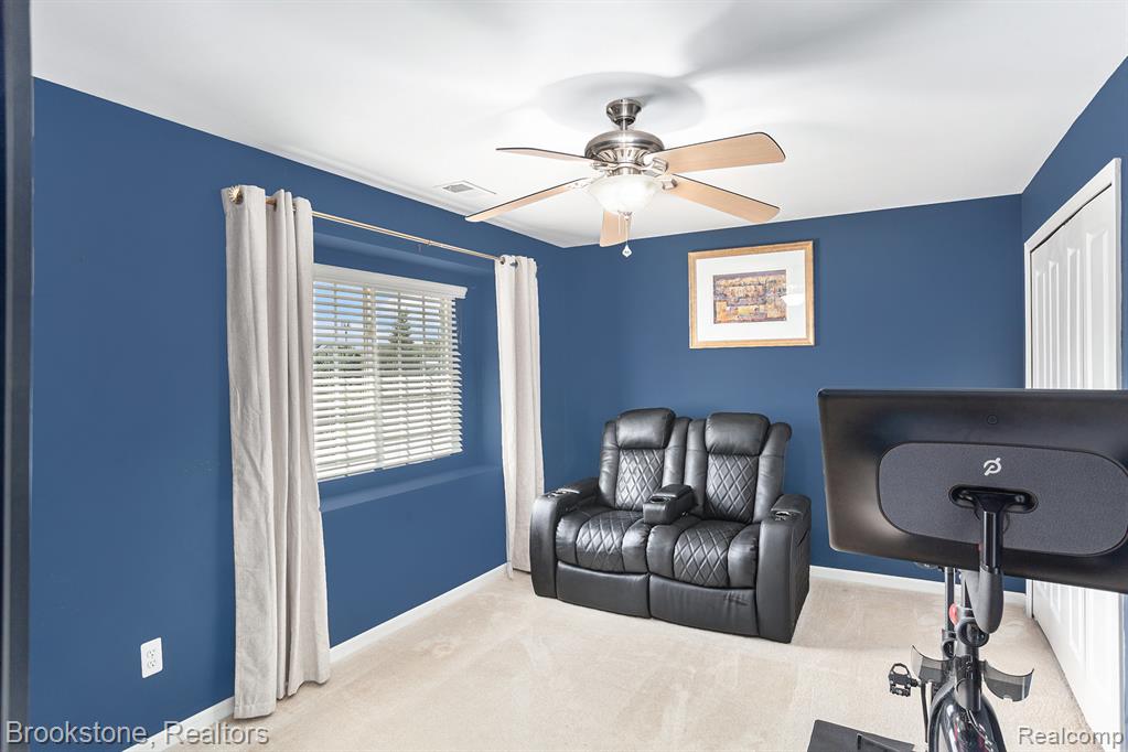 6913 Boulder Pointe Drive, Washington, MI — Photo 9