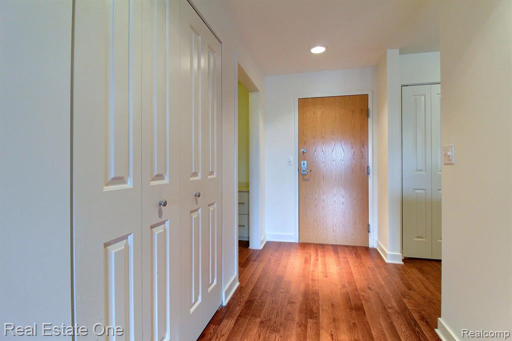111 N ASHLEY Street, 403, Ann Arbor, MI 48104 — Photo 7