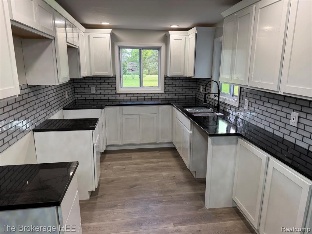4249 Calkins Road, Flint, MI 48532 — Photo 4