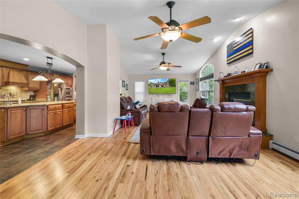 26060 Hidden Lane, Grosse Ile, MI 48138 — Photo 34