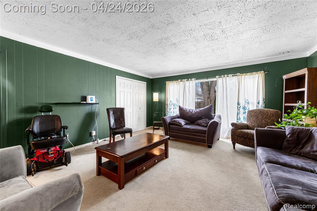 24861 Almond Avenue, Eastpointe, MI 48021 — Photo 17