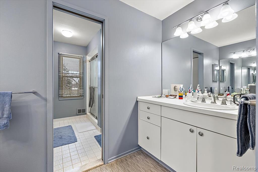 4539 Middleton Court, West Bloomfield, MI 48323 — Photo 19