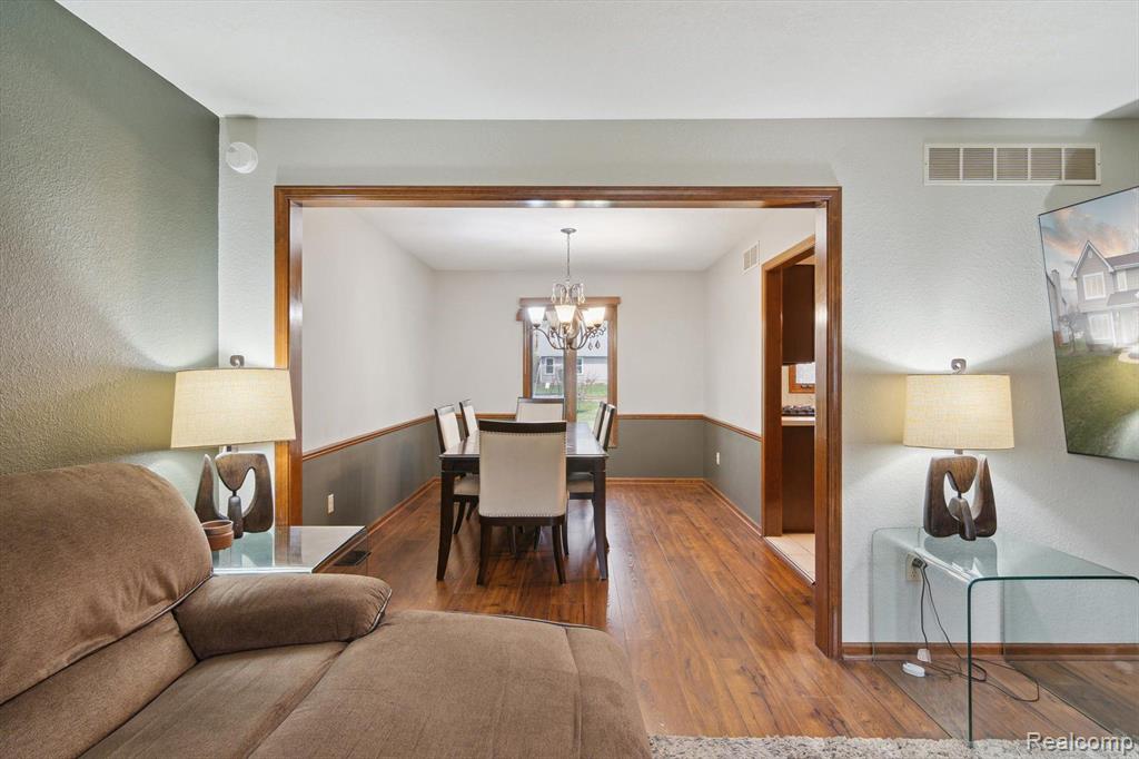 925 DONNALEE Drive, Monroe, MI 48162 — Photo 12