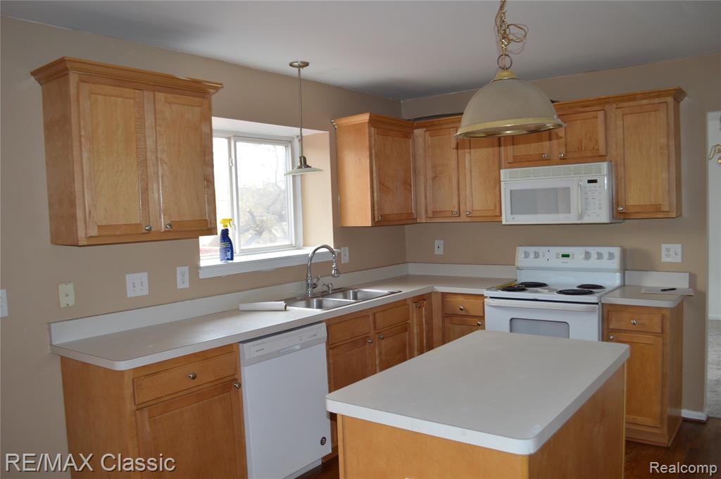 40433 Bluesprings Court, Canton, MI 48188 — Photo 17