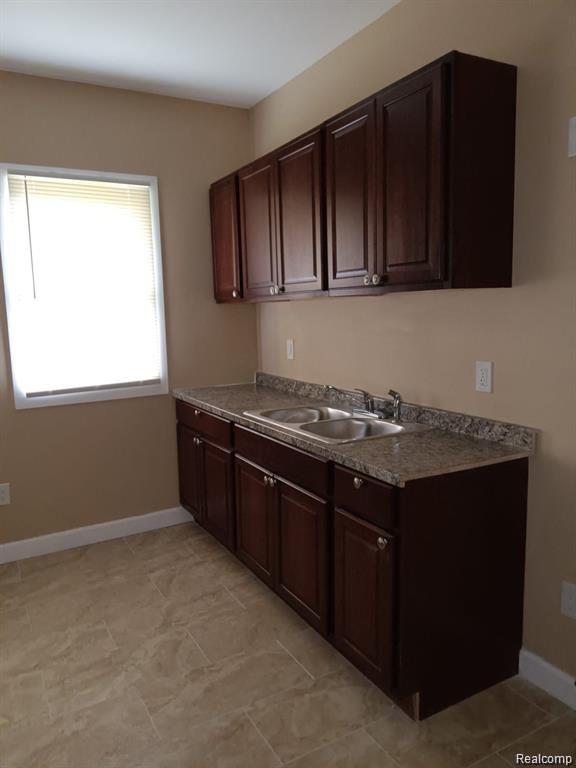 8879 N CLARENDON Street, Detroit, MI 48204 — Photo 3