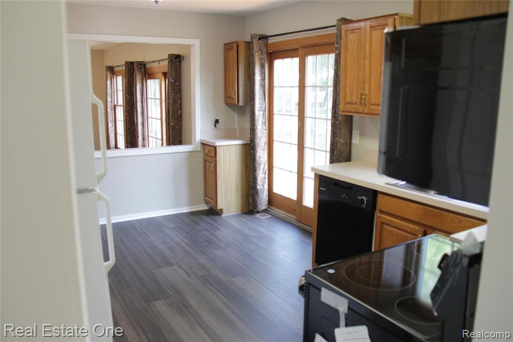 44777 SALTZ Road, Canton, MI 48187 — Photo 21