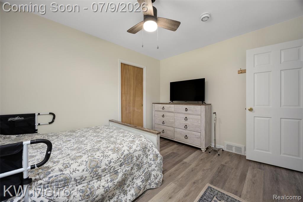 20665 Woodcrest Street, Harper Woods, MI 48225 — Photo 19