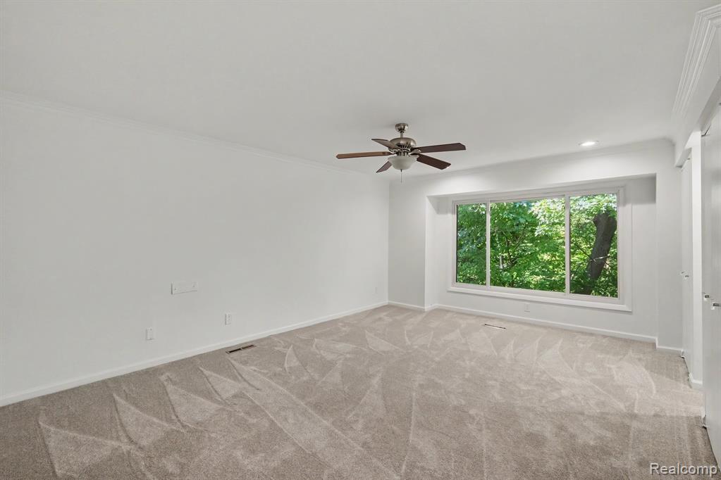 2056 Walden Court, Flint, MI 48532 — Photo 15