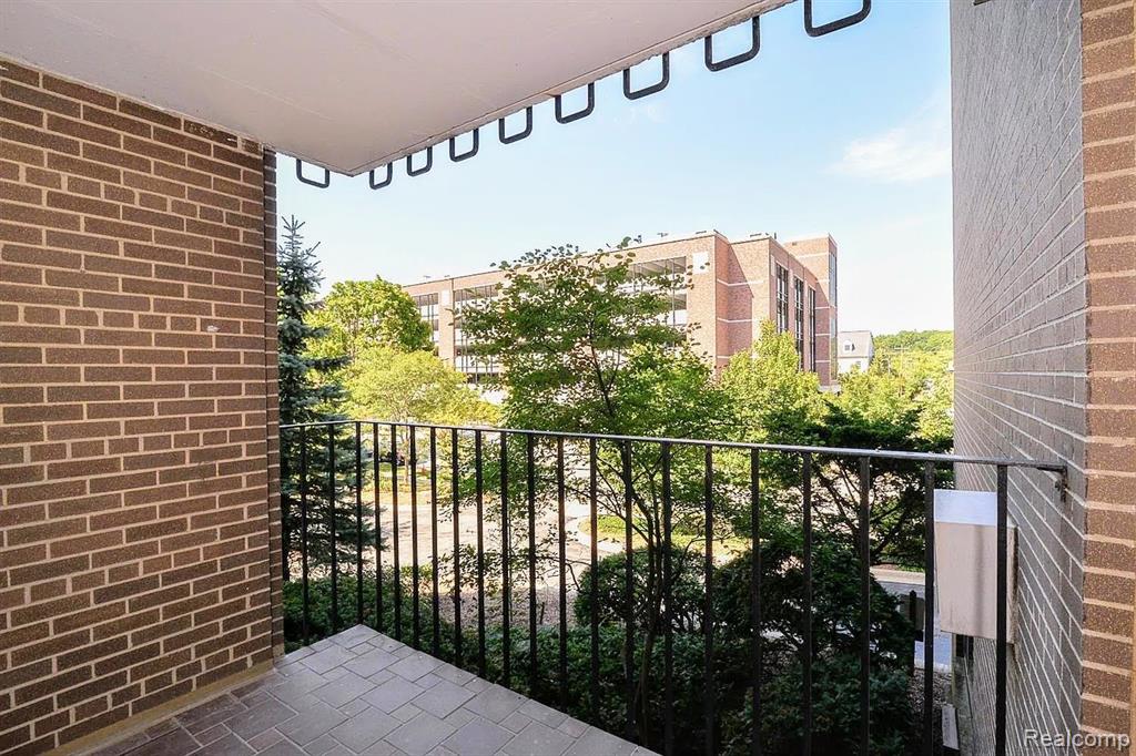 1050 Wall Street, 2E, Ann Arbor, MI 48105 — Photo 11