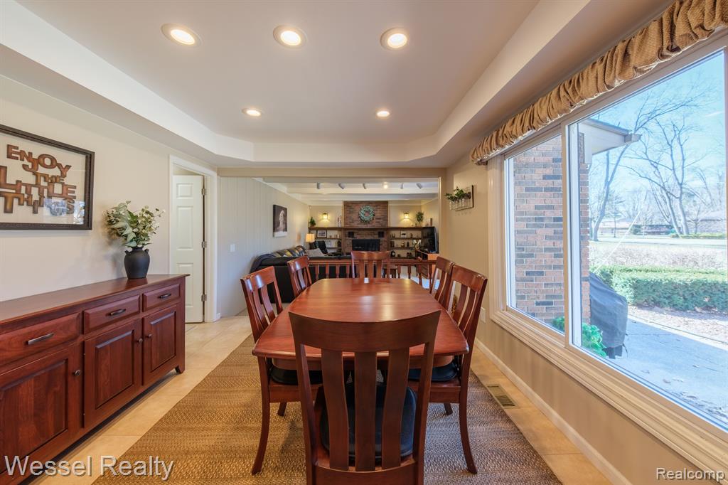 47829 BEN FRANKLIN Drive, Shelby Twp, MI 48315 — Photo 9
