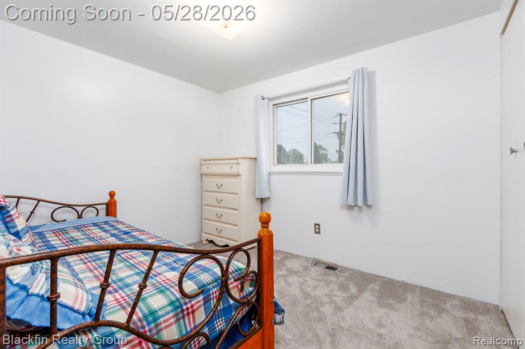 430 N Batchewana Street, Clawson, MI — Photo 22