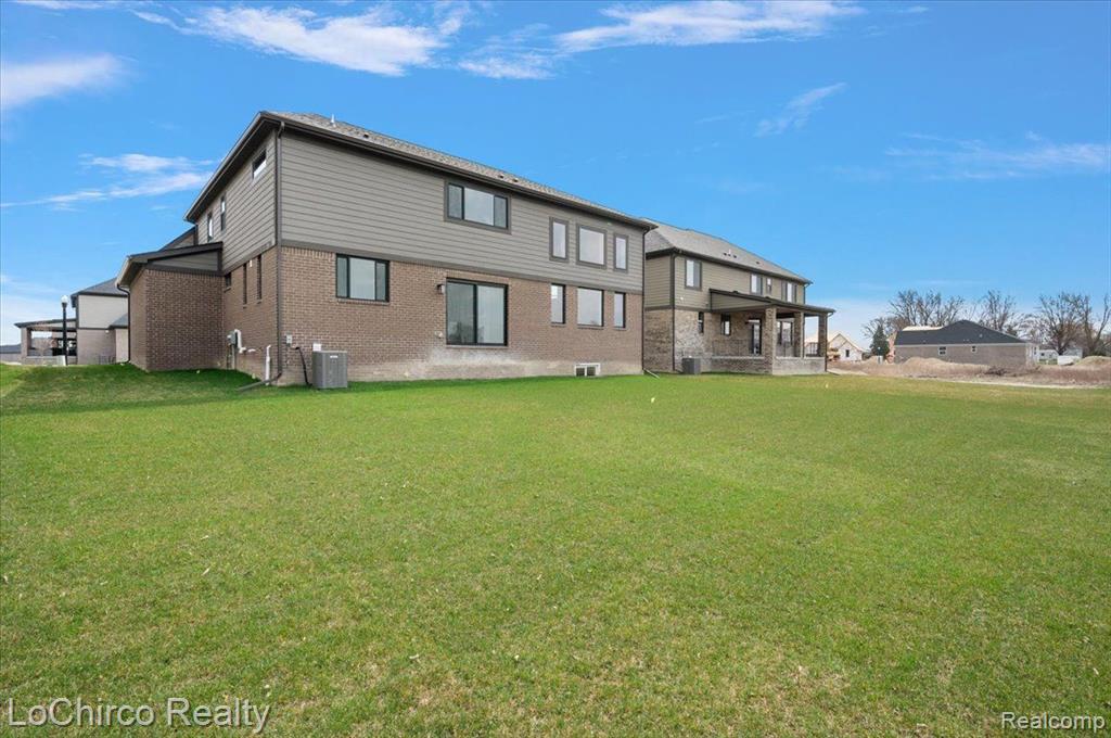 49355 LANGFORD Drive, Macomb, MI 48044 — Photo 39