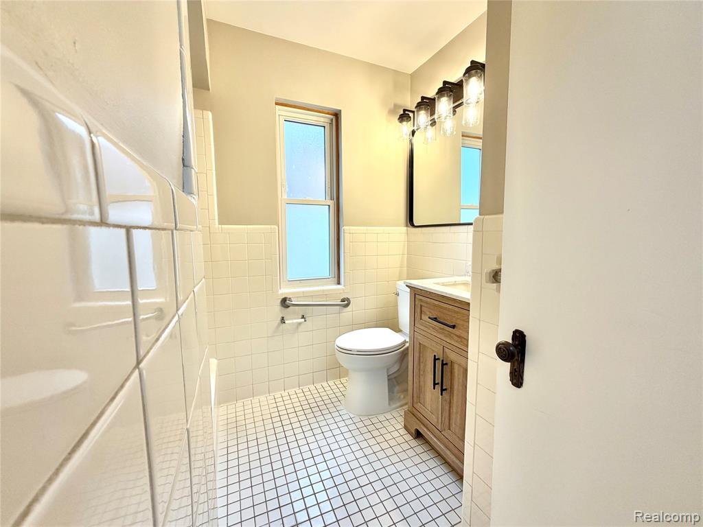 18235 Tracey Street, Detroit, MI 48235 — Photo 20