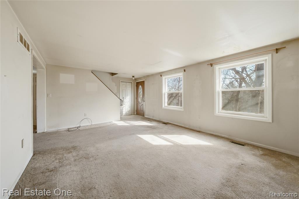 11458 College Avenue, Pinckney, MI 48169 — Photo 3