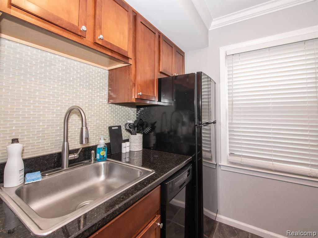 621 E Lincoln Avenue, Royal Oak, MI 48067 — Photo 13