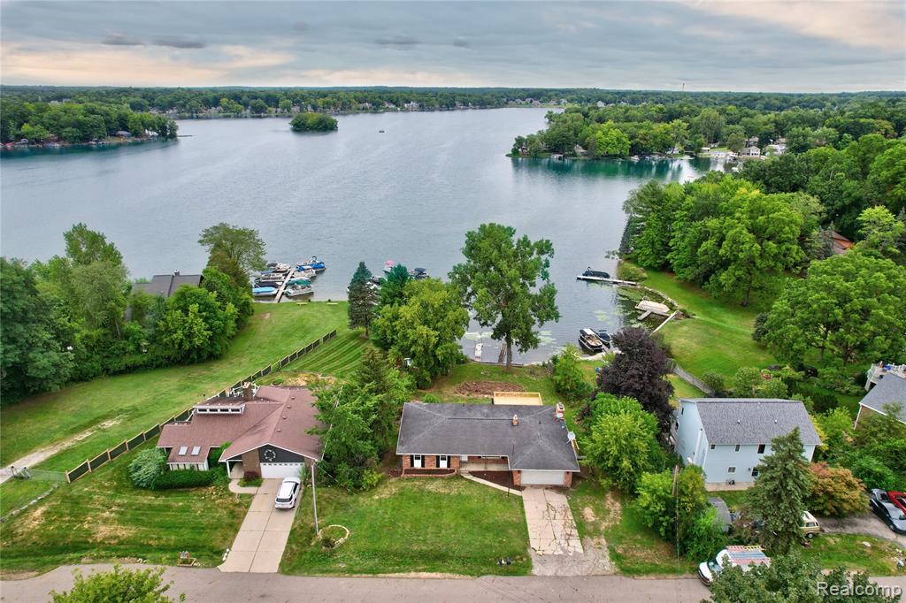11476 Delmar Drive, Fenton, MI 48430 — Photo 41