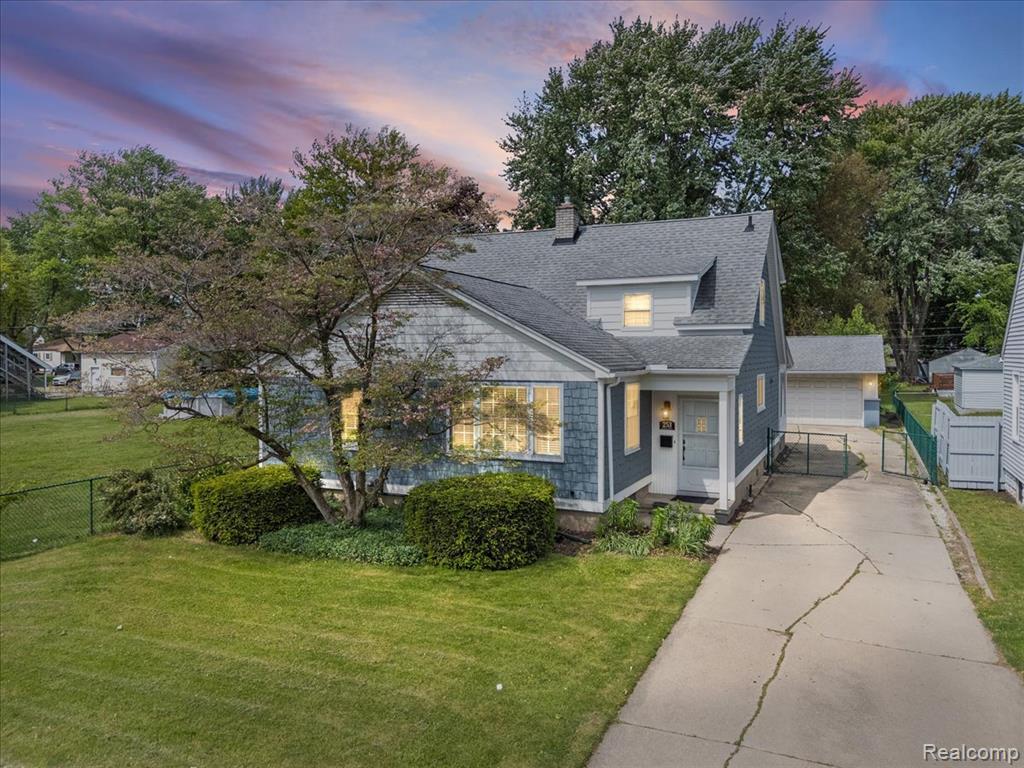 253 N Rose Street, Mount Clemens, MI 48043