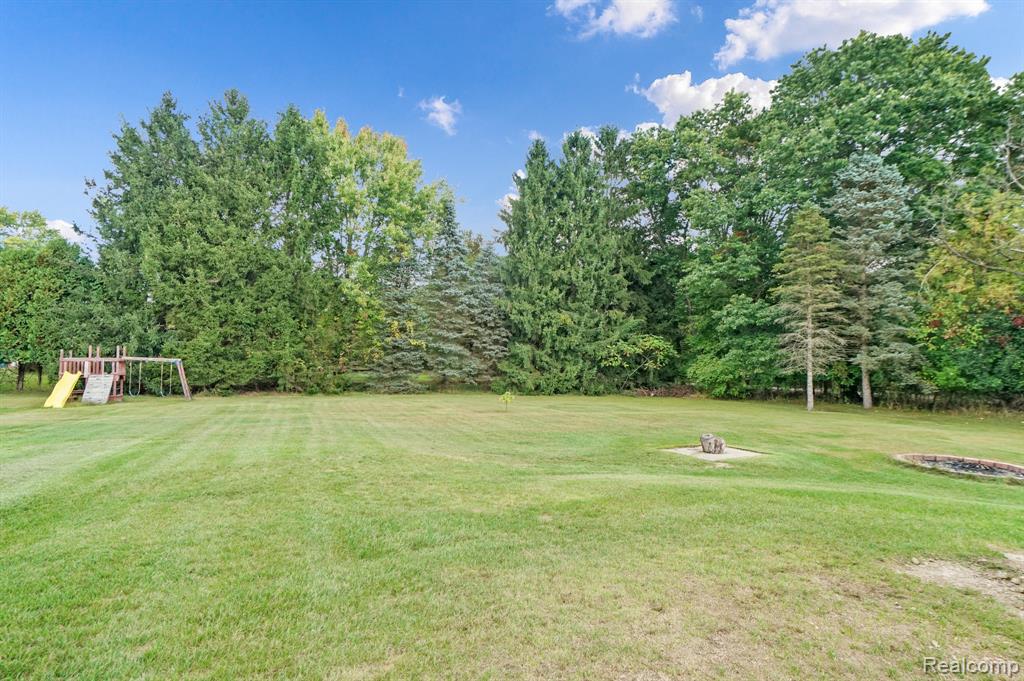 5014 Oak Hill Road, Clarkston, MI 48348 — Photo 23