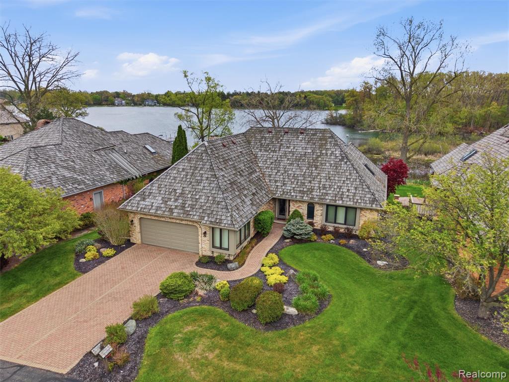23 Chateaux Du Lac, Fenton, MI 48430 — Photo 3