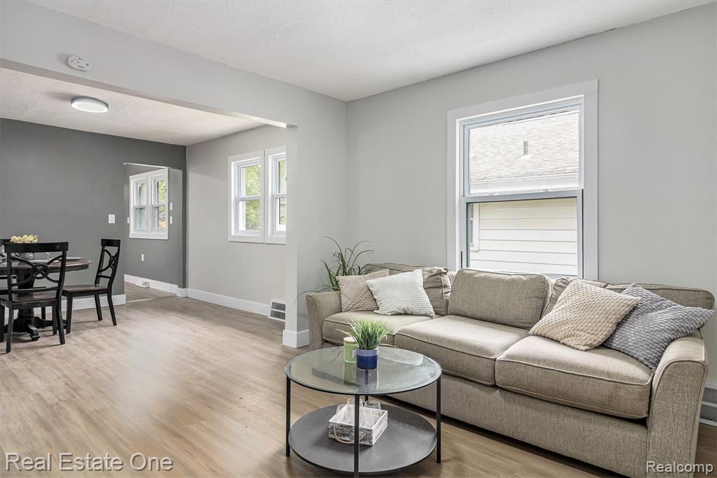 927 N LAFAYETTE Avenue, Royal Oak, MI 48067 — Photo 7
