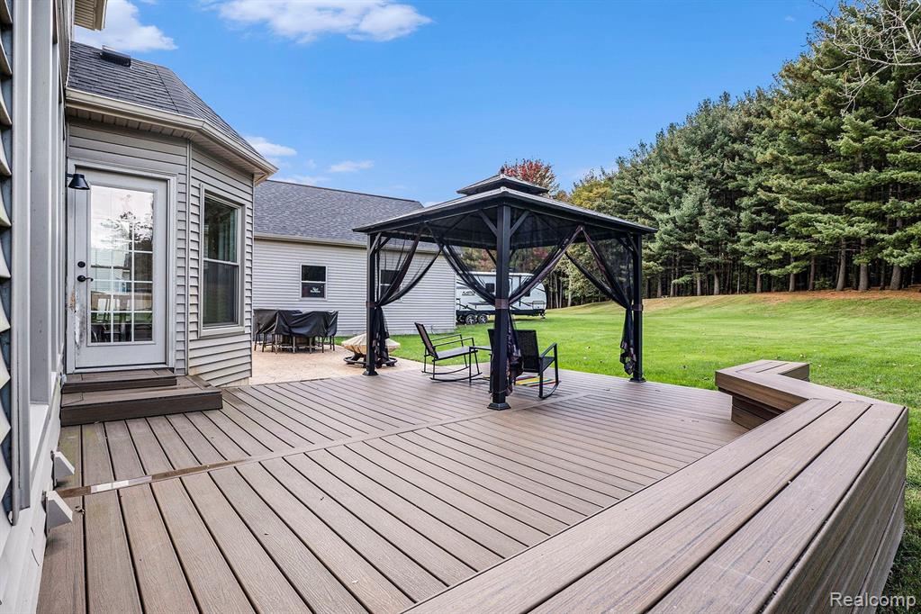 5489 Pine Lake Drive, Brighton, MI 48116 — Photo 35