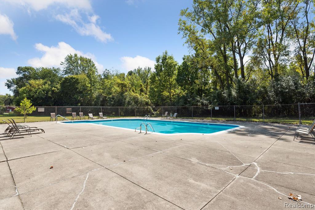 8346 Lakeview Drive, Ypsilanti, MI 48198 — Photo 29